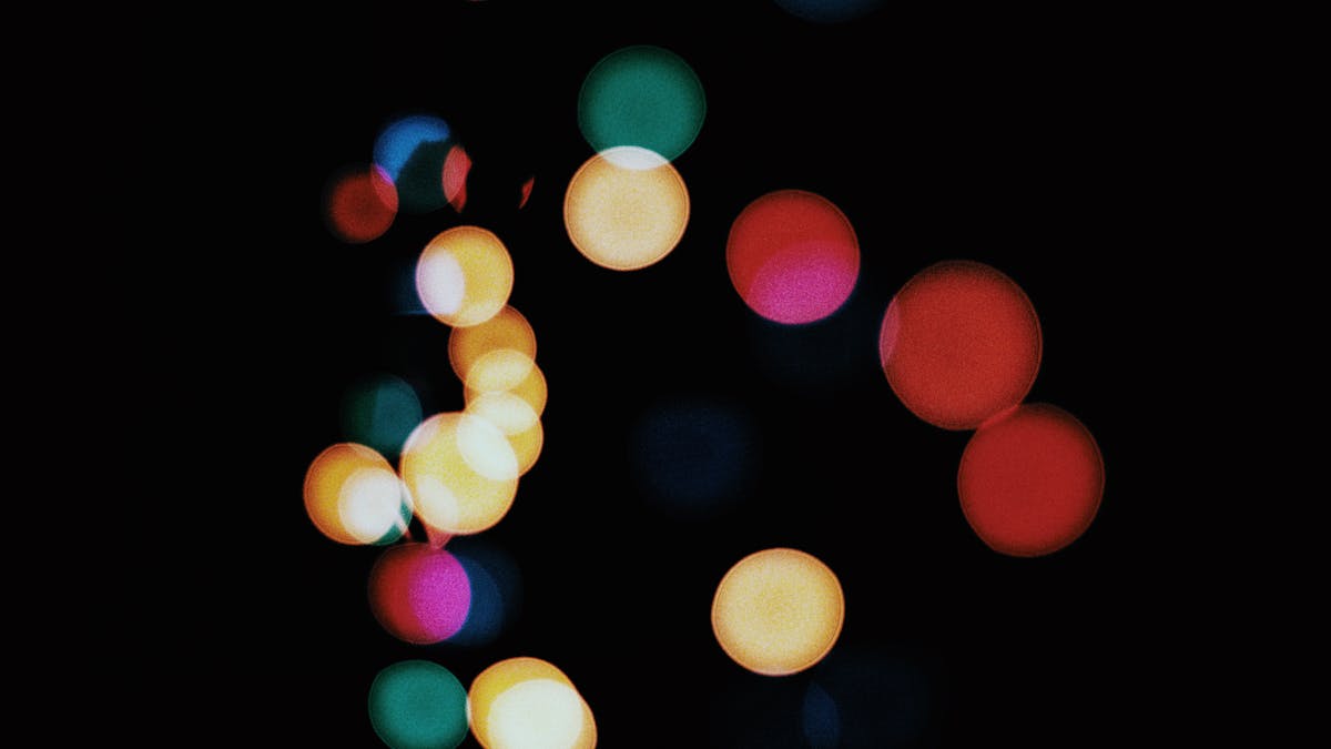 Poisson disk stipple pattern showing evenly-spaced random point distribution on an image